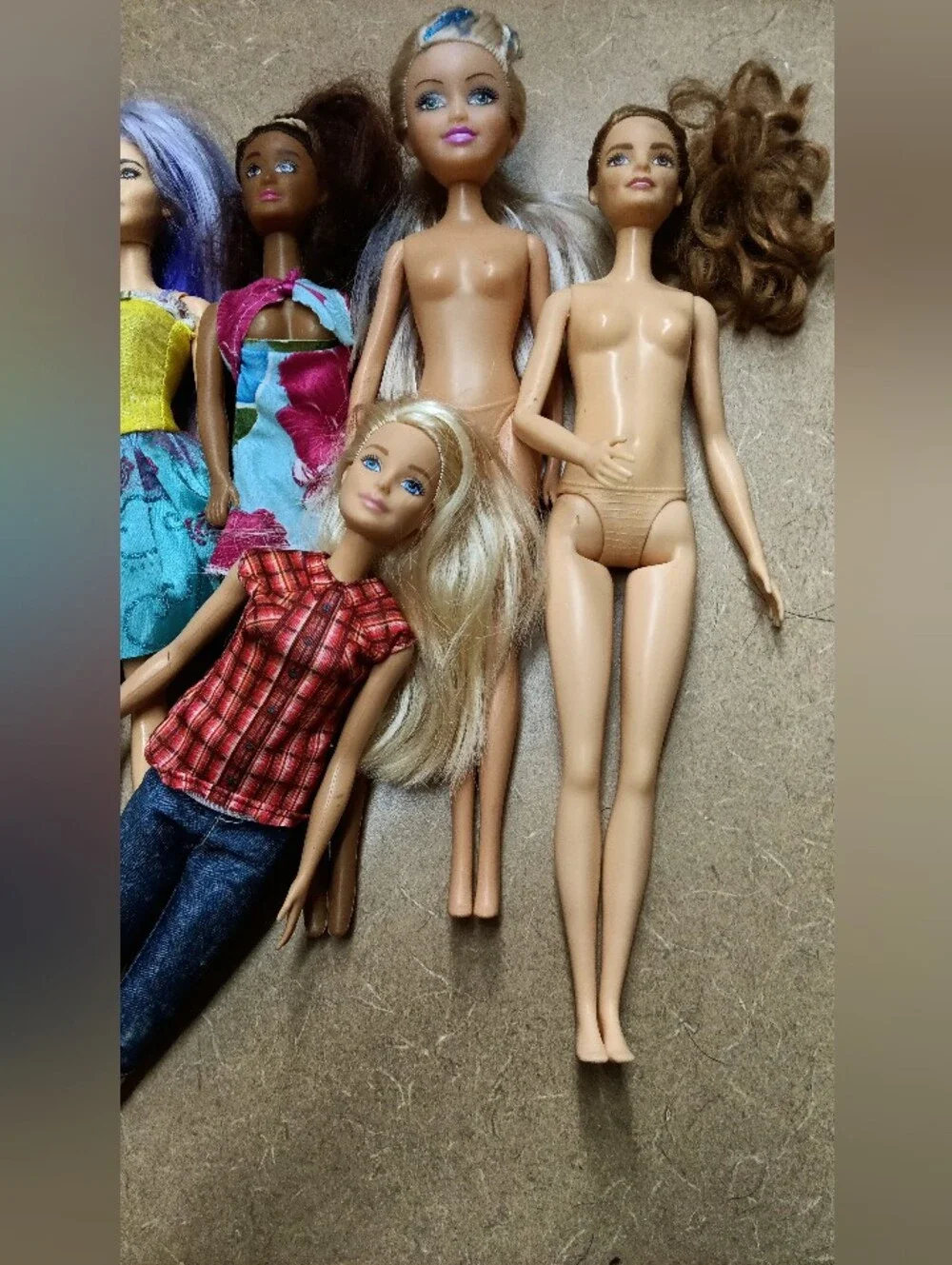 set of 11 barbies